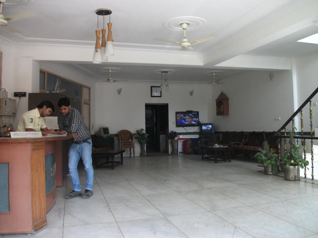 Shalimar Hotel New Delhi Exterior foto